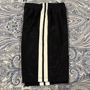 Nike Boys Large extra long bball shorts.
